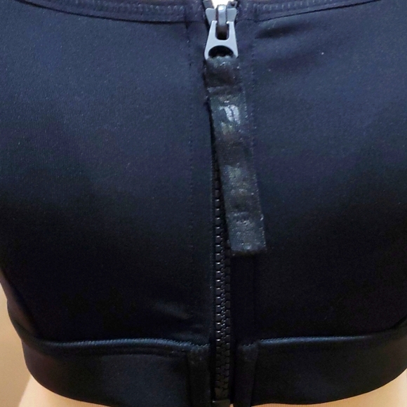 Fabletics Front Zip High Impact Sports Bra Black Sz M - Picture 4 of 8